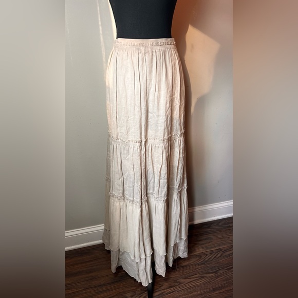 Elie Tahari Glady’s Sand Skirt - Picture 2 of 9